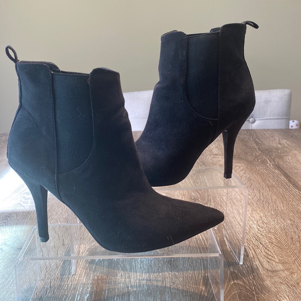 GUESS wgMINETTE-M 4 inch heel suede booties